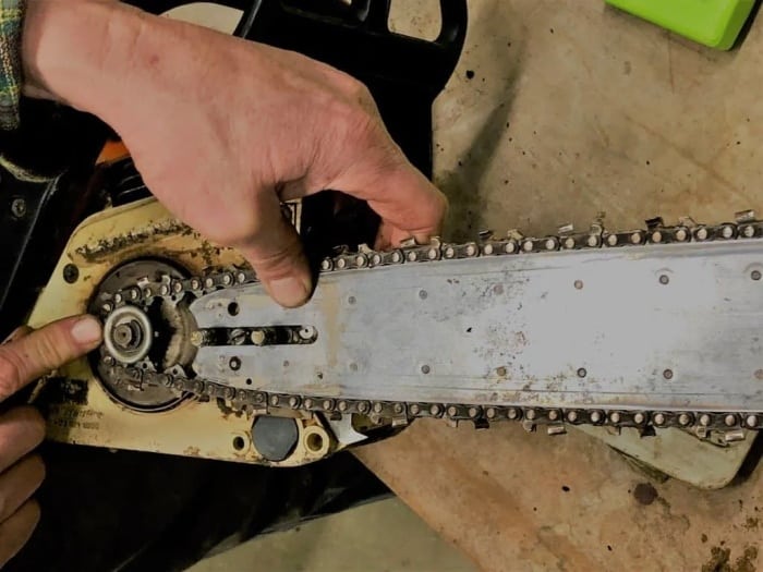 How To Put A Chain Back On A Chainsaw